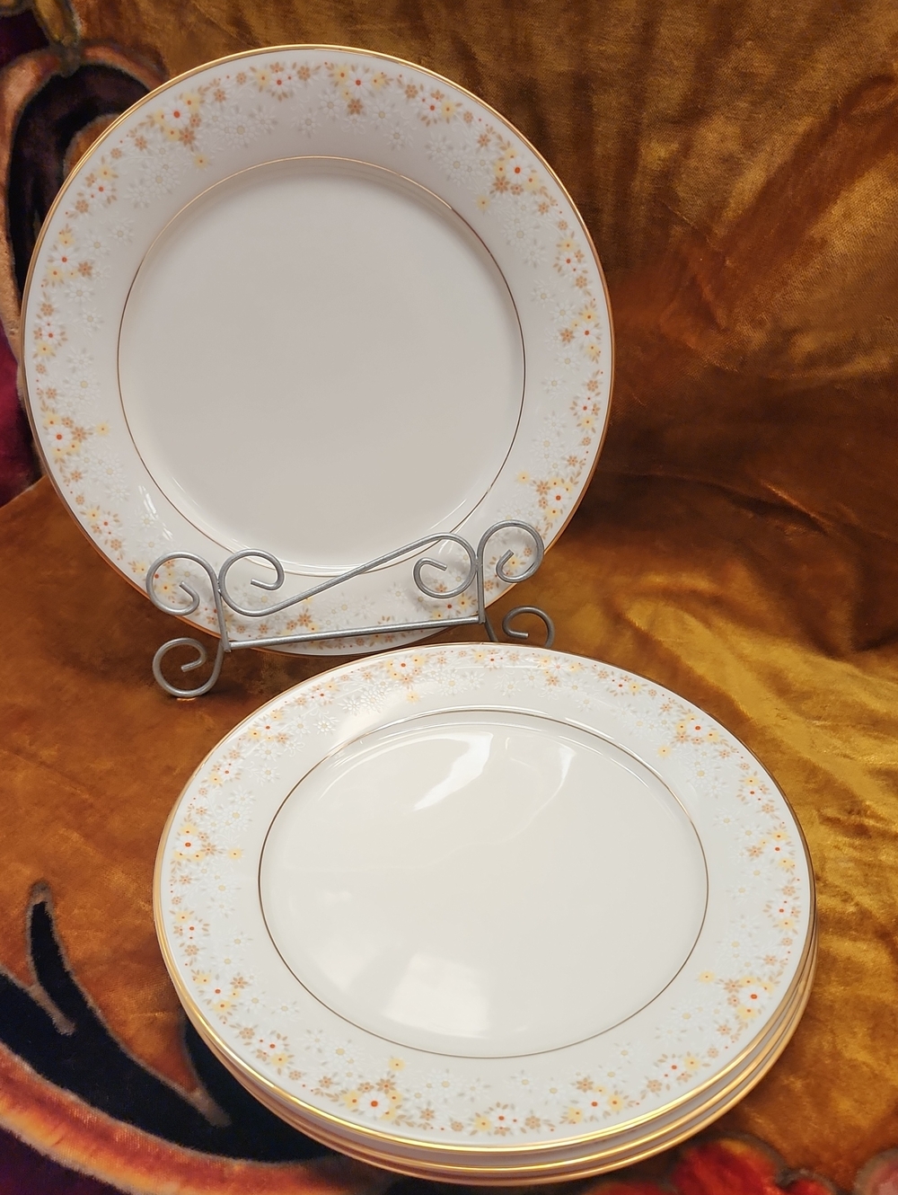 Noritake Gold Rim Painted  Floral Edge Dinner Plates 10"  Ivory China -Set Of 4